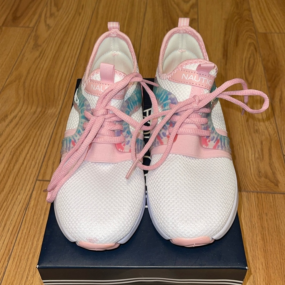Brand new in box Size 4 Youth Nautical Pink/White Tie Dye Girls Shoes